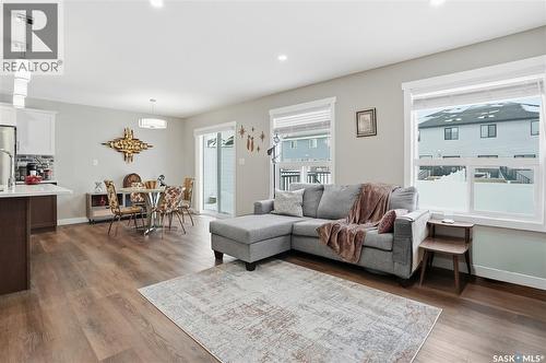 474 Schmeiser Bend, Saskatoon, SK - Indoor Photo Showing Living Room
