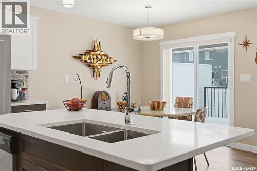 474 Schmeiser Bend, Saskatoon, SK - Indoor Photo Showing Kitchen With Double Sink