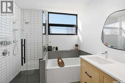 1301 11Th Street E, Saskatoon, SK - Indoor Photo Showing Bathroom