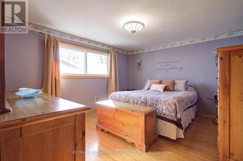 8 Jeanette Street, Hamilton, ON - Indoor Photo Showing Bedroom
