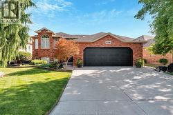 9509 MANITOU CRESCENT  Windsor, ON N8P 1H8