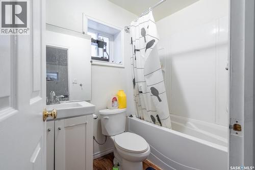 1447 Rae Street, Regina, SK - Indoor Photo Showing Bathroom