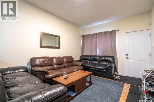 1447 Rae Street, Regina, SK - Indoor Photo Showing Living Room