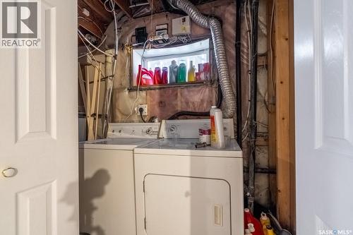1447 Rae Street, Regina, SK - Indoor Photo Showing Laundry Room