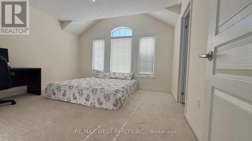 124 Johnson Drive, Shelburne, ON - Indoor Photo Showing Bedroom