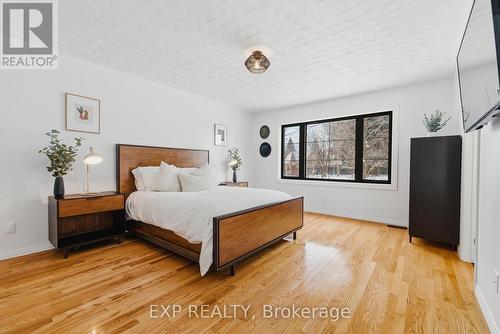 523 Forest Hill Drive, Kitchener, ON - Indoor Photo Showing Bedroom