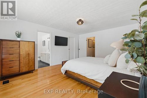 523 Forest Hill Drive, Kitchener, ON - Indoor Photo Showing Bedroom