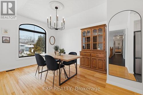 523 Forest Hill Drive, Kitchener, ON - Indoor Photo Showing Dining Room