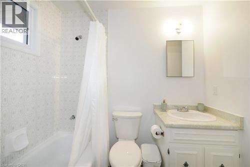 197 Wedgewood Drive, Cambridge, ON - Indoor Photo Showing Bathroom