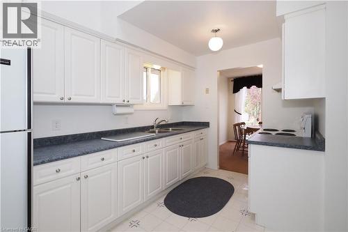 197 Wedgewood Drive, Cambridge, ON - Indoor Photo Showing Kitchen With Double Sink