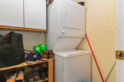403-2025 Baron Road, Kelowna, BC - Indoor Photo Showing Laundry Room