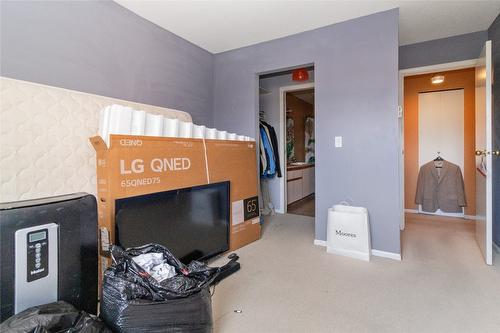 403-2025 Baron Road, Kelowna, BC - Indoor Photo Showing Other Room