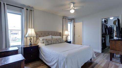 527-1255 Raymer Avenue, Kelowna, BC - Indoor Photo Showing Bedroom