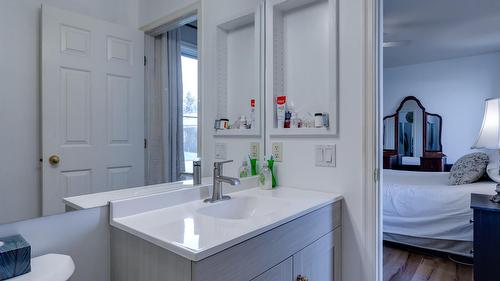 527-1255 Raymer Avenue, Kelowna, BC - Indoor Photo Showing Bathroom