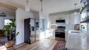 527-1255 Raymer Avenue, Kelowna, BC  - Indoor Photo Showing Kitchen 