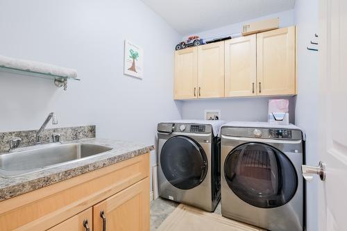 1410 Kendra Court, Kelowna, BC - Indoor Photo Showing Laundry Room