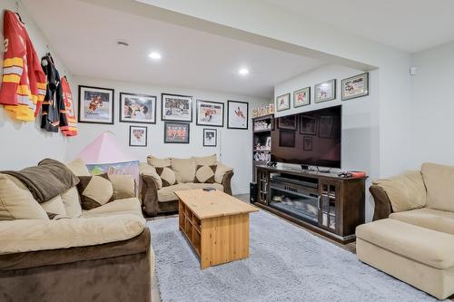 1410 Kendra Court, Kelowna, BC - Indoor