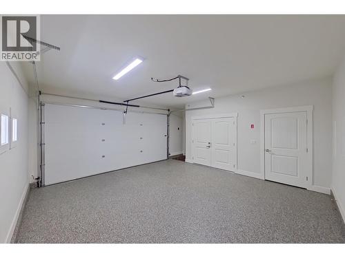 2000 Valleyview Drive Unit# 33, Osoyoos, BC - Indoor Photo Showing Garage