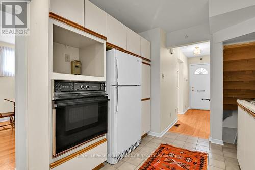 6 Elmdale Avenue, Ottawa, ON - Indoor Photo Showing Kitchen