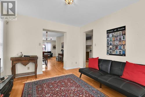 6 Elmdale Avenue, Ottawa, ON - Indoor Photo Showing Living Room