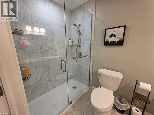 52 Gates Lane, Hamilton, ON - Indoor Photo Showing Bathroom