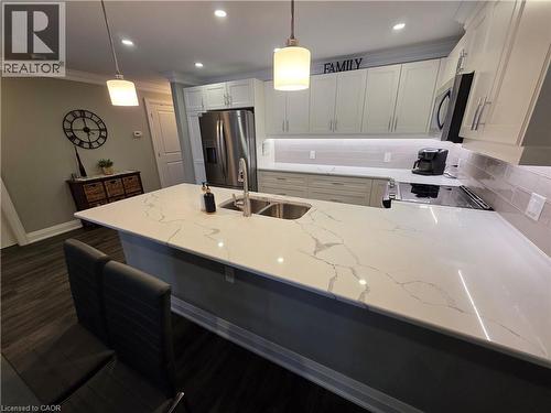 52 Gates Lane, Hamilton, ON - Indoor Photo Showing Kitchen With Double Sink With Upgraded Kitchen