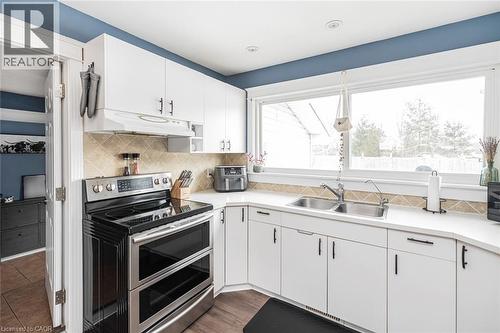 11685 Burnaby Road, Wainfleet, ON - Indoor Photo Showing Kitchen With Double Sink