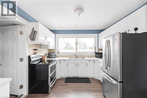 11685 Burnaby Road, Wainfleet, ON - Indoor Photo Showing Kitchen With Double Sink