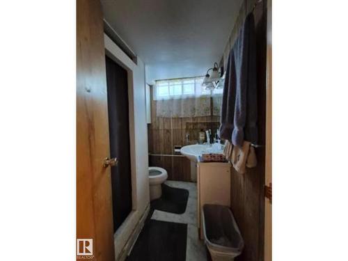 7920 Argyll Rd Nw, Edmonton, AB - Indoor Photo Showing Bathroom