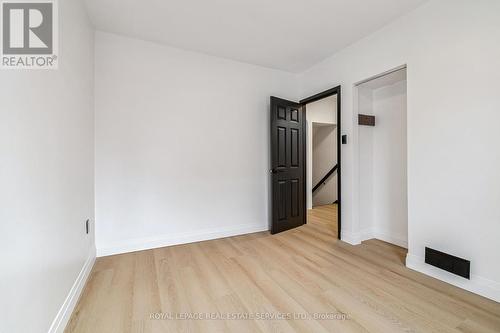 83 Barnesdale Avenue N, Hamilton, ON - Indoor Photo Showing Bathroom