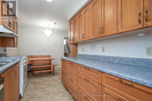 60 Hahn Avenue, Cambridge, ON - Indoor Photo Showing Kitchen