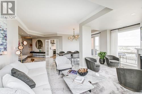 Ph1 - 60 Old Mill Road, Oakville (Oo Old Oakville), ON - Indoor Photo Showing Living Room