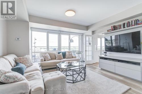 Ph1 - 60 Old Mill Road, Oakville (Oo Old Oakville), ON - Indoor Photo Showing Living Room