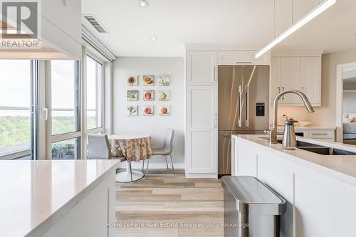 Ph1 - 60 Old Mill Road, Oakville (Oo Old Oakville), ON - Indoor Photo Showing Kitchen With Double Sink With Upgraded Kitchen