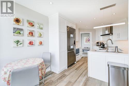Ph1 - 60 Old Mill Road, Oakville (Oo Old Oakville), ON - Indoor Photo Showing Kitchen