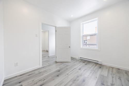 Chambre à coucher - 5969 Rue Hamilton, Montréal (Le Sud-Ouest), QC - Indoor Photo Showing Other Room