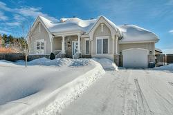 1027 Rue Guindon  Prévost, QC J0R 1T0