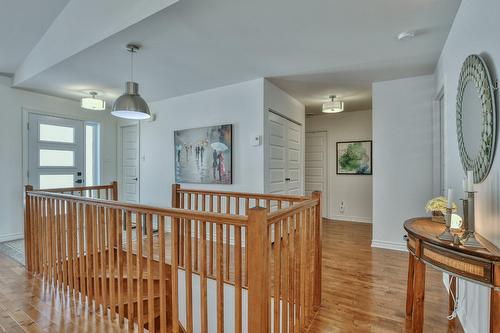 Hall d'entrée/Vestibule - 1027 Rue Guindon, Prévost, QC 