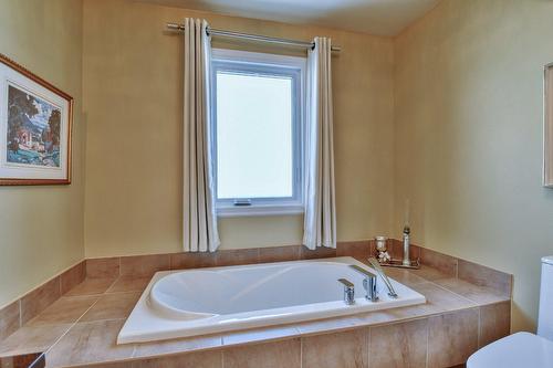 Salle de bains - 1027 Rue Guindon, Prévost, QC 