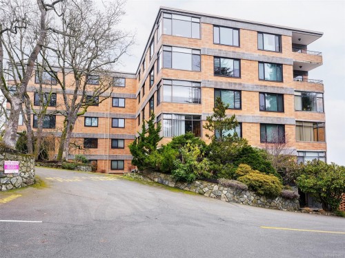 403-2920 Cook St  Victoria, BC V8T 3S7