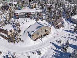 D-828 Washington Way  Courtenay, BC V9J 1L0