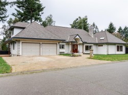 3914 Gibson Crt  Saanich, BC V8N 6E2