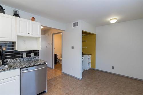 552 Langside St, Winnipeg, MB 