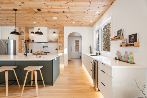 5271 Ch. Raymond  Sainte-Agathe-Des-Monts, QC J8C 2Z7