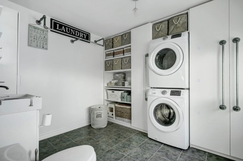 Salle d'eau - 291 Ch. De La Corniche, Piedmont, QC - Indoor Photo Showing Laundry Room