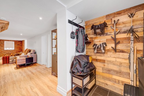 Hall d'entrée/Vestibule - 291 Ch. De La Corniche, Piedmont, QC - Indoor