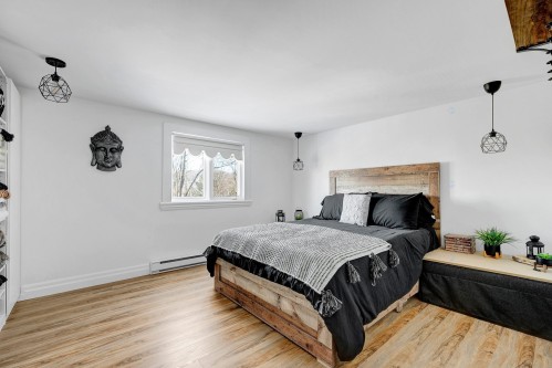 Chambre à coucher - 291 Ch. De La Corniche, Piedmont, QC - Indoor Photo Showing Bedroom