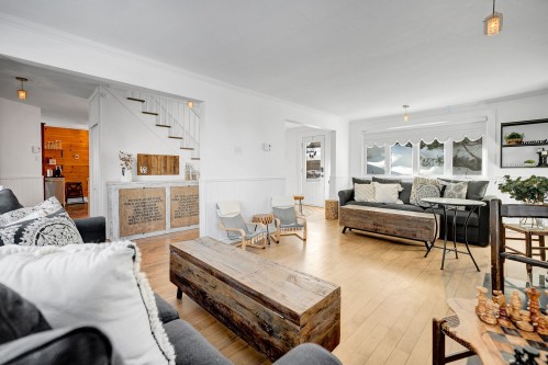 Salon - 291 Ch. De La Corniche, Piedmont, QC - Indoor Photo Showing Living Room