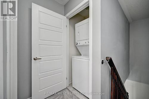 118 Daylily Lane, Kitchener, ON - Indoor Photo Showing Laundry Room