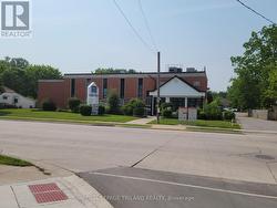 B - 170 WELLINGTON STREET W  St. Thomas, ON N5R 2S1